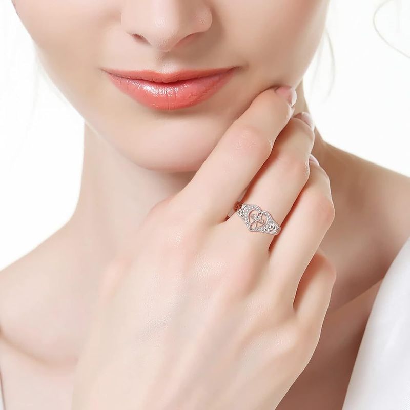 Bague en argent sterling S925 pour femme, design tendance et sophistiqué en forme de croix creuse, bague de luxe polyvalente et légère_voghion.com