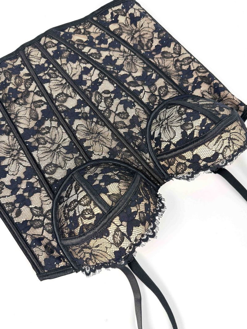Damenbekleidung Hot Girl Schwarze Spitze Innenträger High-End-Oberbekleidung Körperformender BH mit gerafftem Fischgrätenmuster_voghion.com