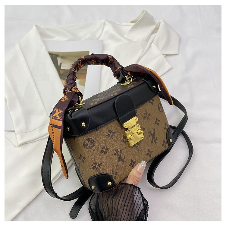 Borsa a mano piccola quadrata con fibbia di lusso leggera e sciarpa di seta, borse francesi, borsa a mano con texture a lettere_voghion.com