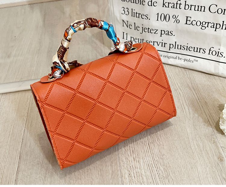 2024 New Single Shoulder Crossbody Small Square Bag Versatile Diamond Grid Embossed Scarf Women's Bag_voghion.com