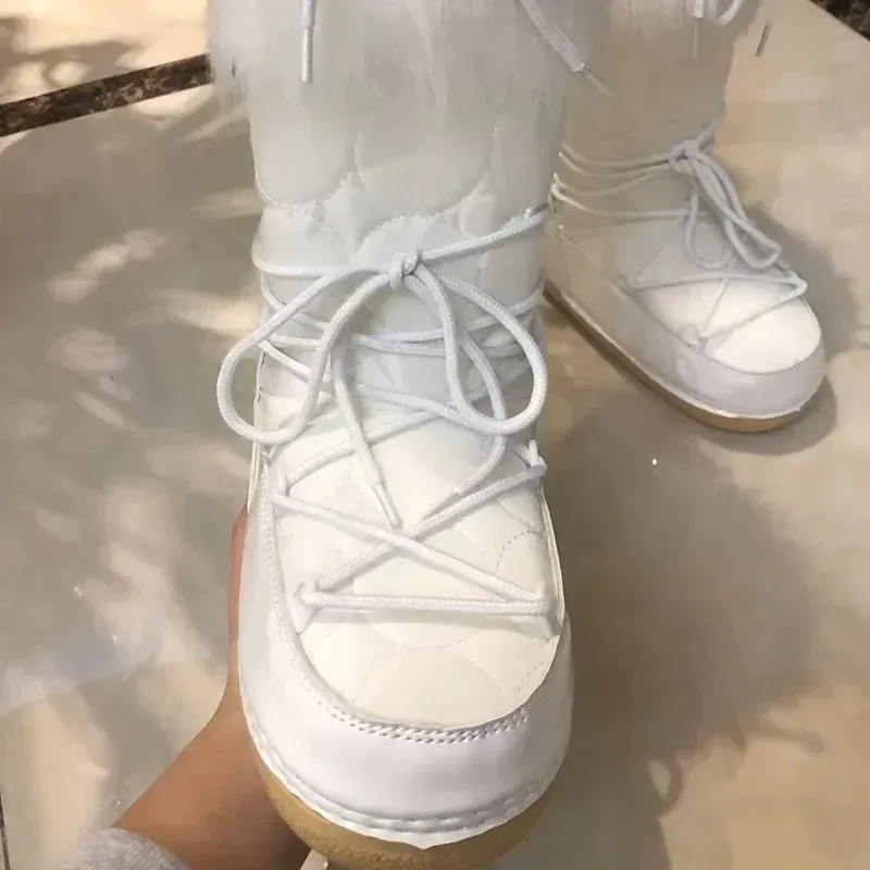 Schuhe von besserer Qualität 2024 Neue Winterpelz-Schnee-Frauen-Ski-flauschige haarige Schnürung mit mittlerer Wadenplattform flach mit weißen Baumwollstiefeln_voghion.com