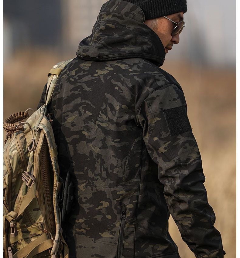Giacca softshell tattica per gli amanti delle attività all'aria aperta, impermeabile, calda, foderata in pile, con cappuccio da combattimento militare, motivo mimetico effetto pelle di squalo._voghion.com
