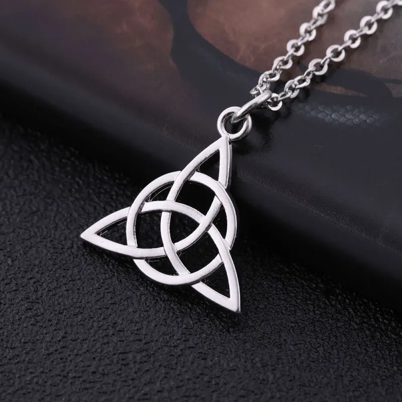 Moda Skyrim Vichingo Celtico Nodo d'Amore Ciondolo Geometrico Argento Antico Triquetra Catena Collana Amuleto Gioiello Regalo per Donne_voghion.com