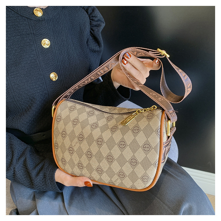 Grenzüberschreitende heiß verkaufte Taschen für Frauen 2023 neue Mode Retro-bedruckte Umhängetasche Außenhandel Damentasche breiter Schultergurt Umhängetasche_voghion.com