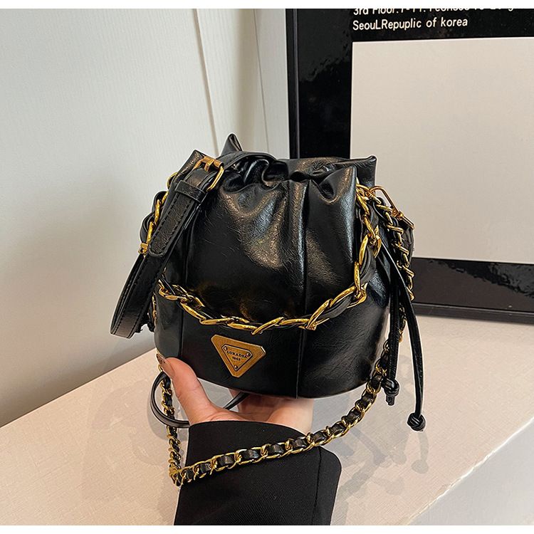 Soft leather pleated bucket bag, women's light luxury bags with a stylish and niche high-end texture, chain shoulder_voghion.com