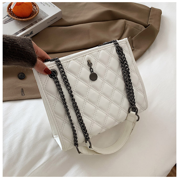 2023 primavera e l'estate nuova moda monospalla ascellare borsa filo ricamo rombico borsa tendenza catena tote bag donne_voghion.com