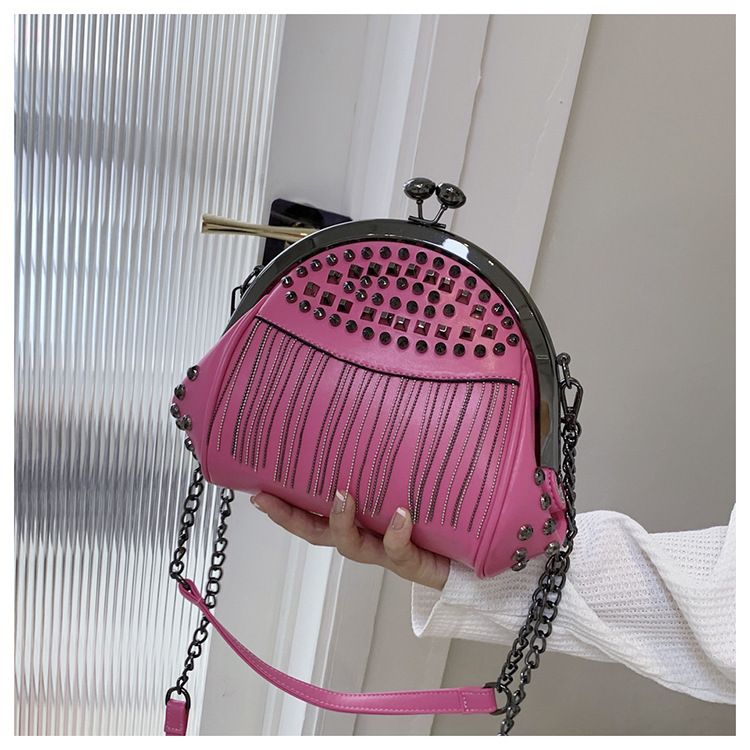 Neue trendige Diamant-Nieten-Quastenkette für eine Schulter, Umhängetasche mit Handclip für das Abendessen, Damentasche_voghion.com
