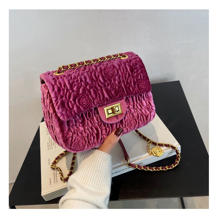 Autunno e inverno per le donne 2024 nuova moda camelia velluto catena piccola piazza grassa borsa a tracolla sottobraccio_voghion.com
