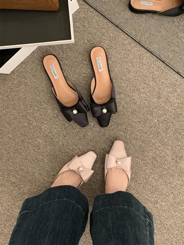 Hausschuhe mit quadratischem Kopf und flacher Zehenpartie für die Sommersaison 2025, neue Seide, Satin, Perle, vielseitig, schön, cool und_voghion.com