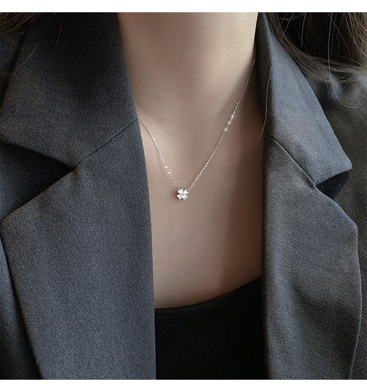 Four leaf clover necklace female trendy exquisite small temperament simple temperament s925 silver clavicle chain cold style necklace_voghion.com