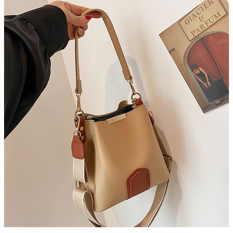 Borsa a secchiello per donna 2025, nuova borsa a tracolla larga alla moda autunno inverno, versatile borsa a mano testurizzata color block_voghion.com