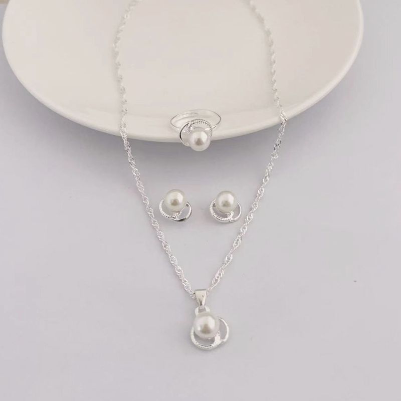 Set di collana di orecchini di perle, squisito set di tre pezzi di gioielli da sposa, accessori per abiti da banchetto di nozze_voghion.com
