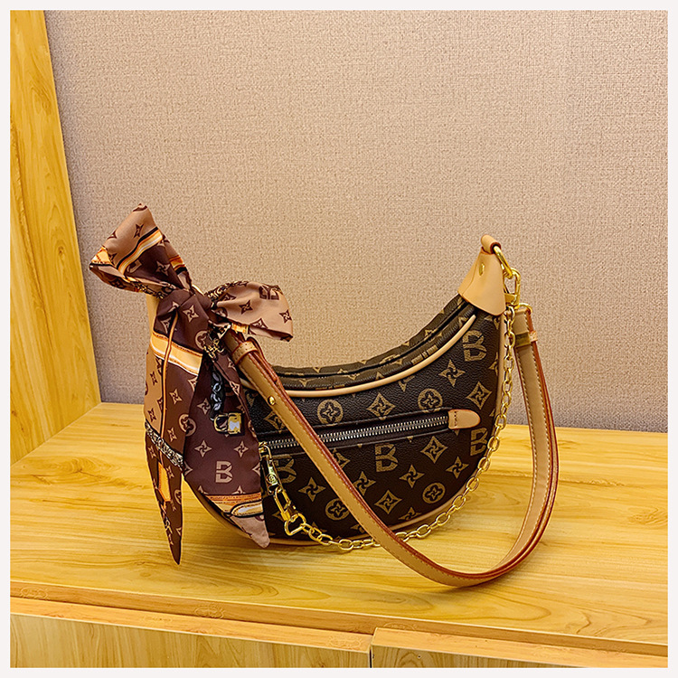 Borsa a tracolla Catena di alta qualità Borsa ascellare casual 2023 Nuova borsa a tracolla di lusso Borsa a mezzaluna versatile Borsa da donna_voghion.com