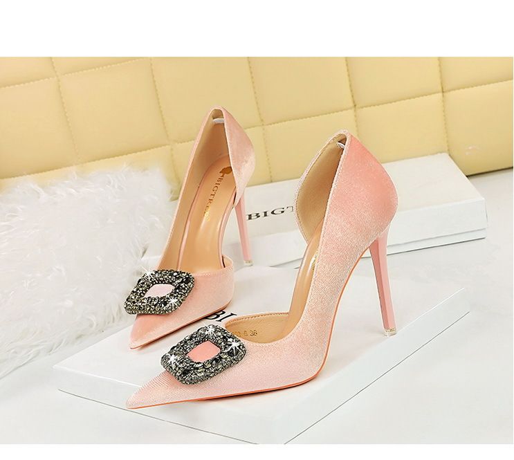1363-K83 Bankett Dünne Absätze Verdicktes Wildleder Spitz Seitlich Hohl Metall Wasser Diamant Schnalle Ultra High Heel Einzelschuhe_voghion.com