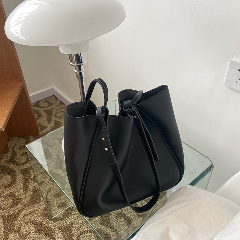 Borsa vintage di grande capacità da donna 2023 nuova borsa alla moda alla moda abbinata, borsa a tracolla singola, borsa da ascella_voghion.com