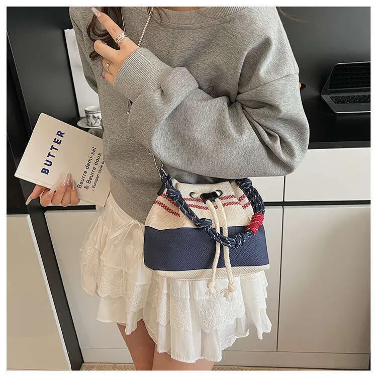 This Year's Trend: Niche Design Small Bags Women's Versatile Canvas Crossbody Color-Block Handheld Bucket Bag_voghion.com