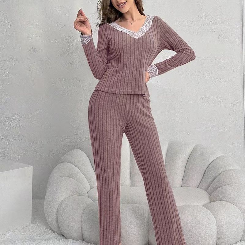 Geripptes Strickset in Übergröße für Damen – Lounge-Anzug mit V-Ausschnitt und Spitzenbesatz (atmungsaktiv und warm, S-XXXL, lässig-schick für zu Hause und unterwegs)_voghion.com