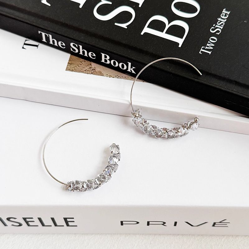 Circle Stud Earrings Custom Women's Niche High-end Simple Earrings Wholesale Exquisite Temperament Versatile Earrings_voghion.com