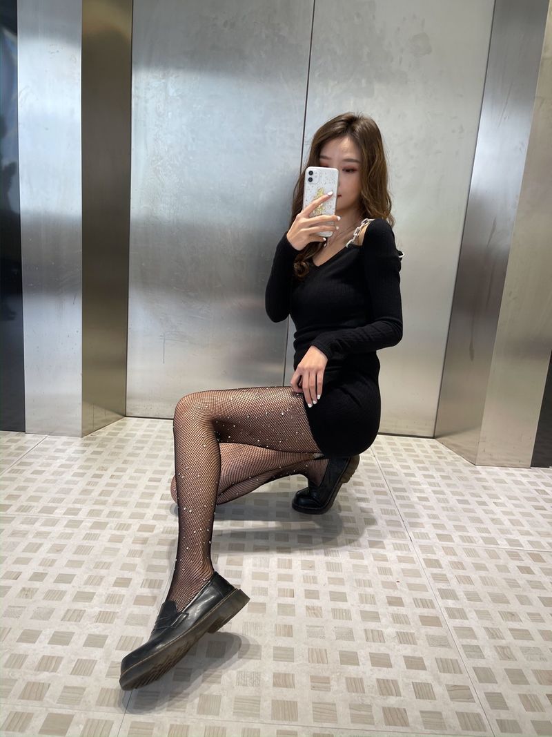 2025d Spring Summer New Fishnet Black Stockings Sparkling Bling Pantyhose Hot Girl Clubbing Sexy Trendy Socks Ins Women_voghion.com