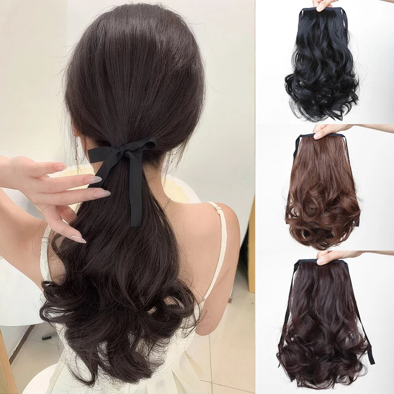 Mit Krawatte, die um den lockigen, gewellten Pferdeschwanz gewickelt ist, synthetische Clip-In-Extensions, natürliches Haar-Accessoire_voghion.com