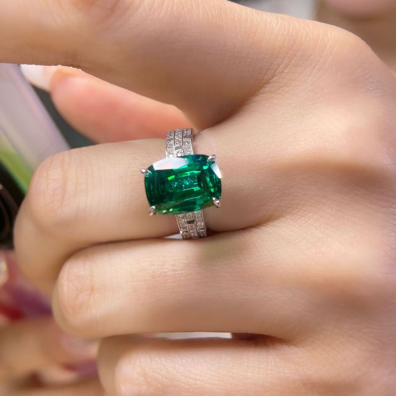 8 Carat Emerald Cultivated Carbon Diamond Set With High Grade S Silver Ring For Dinner Style_voghion.com