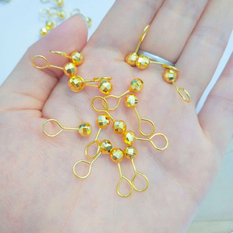 Vieam Sand Gold Laser Surface Curved Hook Needle Orecchini da donna alla moda semplici ed eleganti con berretto lucido_voghion.com