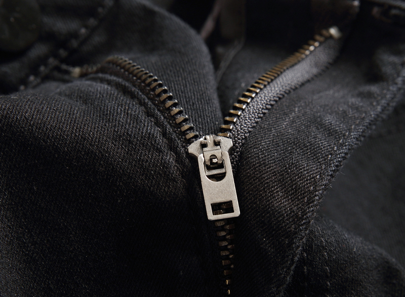 Herenkleding denim slim-fit jeans met hoge stretch en scheuren_voghion.com