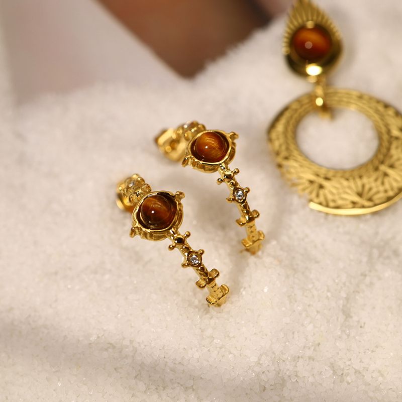 Orecchini da donna in stile retrò con pietra di tigre, in acciaio al titanio, placcati in oro, con pietra naturale resistente allo sbiadimento, orecchini di lusso marrone chiaro_voghion.com