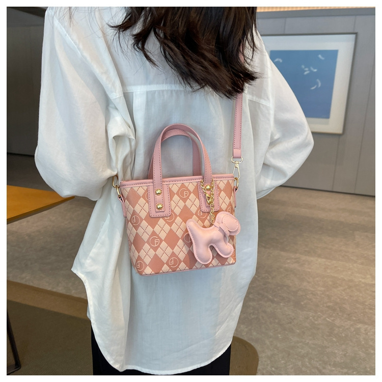 Lingge portatile da donna in coordinato con colori per piccoli gruppi nel 2023, nuova borsa a secchiello semplice e alla moda, casual e versatile_voghion.com