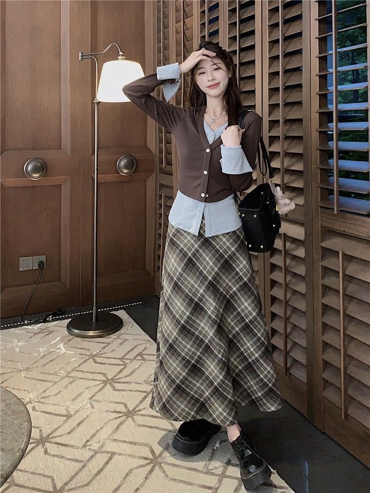 Completo due pezzi da donna autunno inverno con cardigan patchwork color-block, gonna versatile in lana e snellente_voghion.com