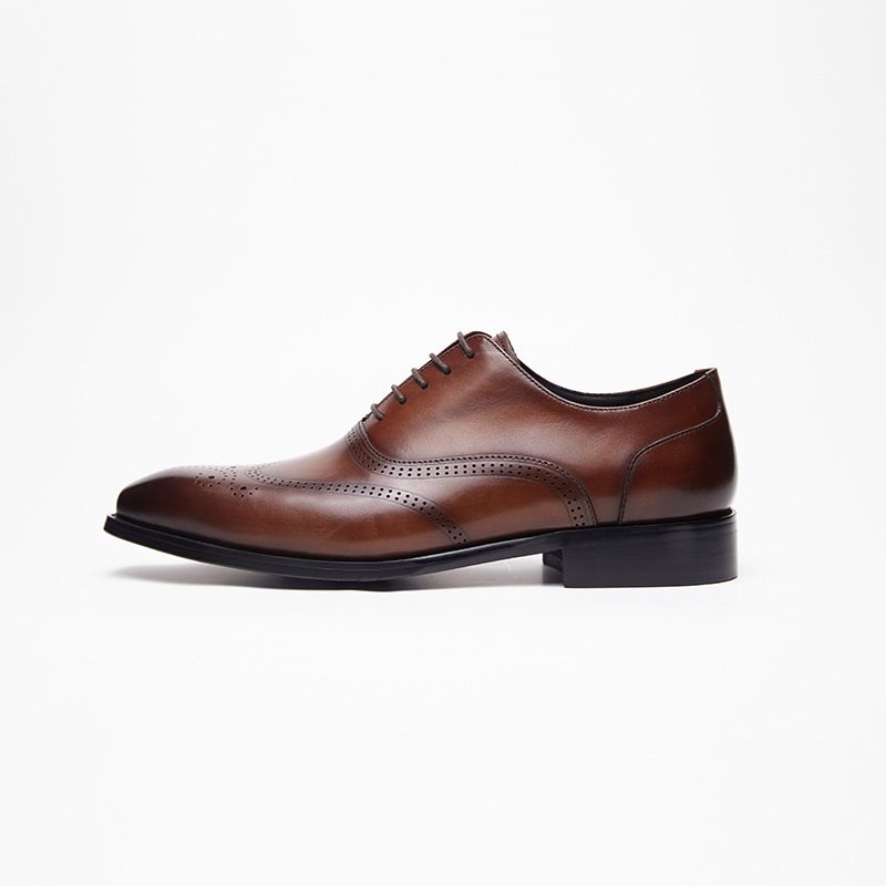 2025 Sommer Neue atmungsaktive geschnitzte Schnürschuhe Emed Hollow Business Casual Leder Loafer_voghion.com