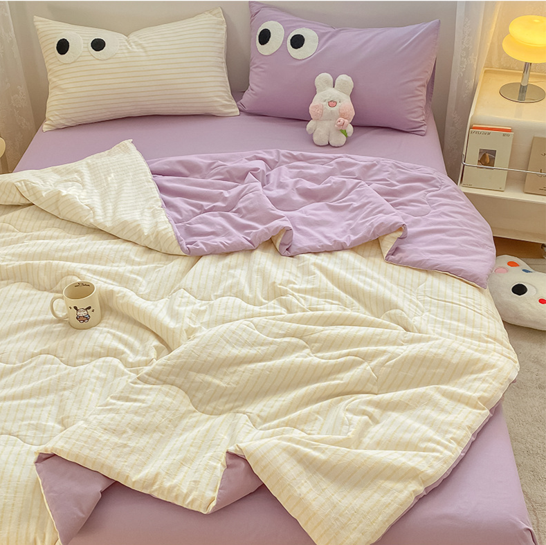 Superweiche Wolkenbaumwolle mit einfachen Streifen, einfarbig, große Augen, süßes vierteiliges Set, Sommerdecke für den Schlafsaal,_voghion.com
