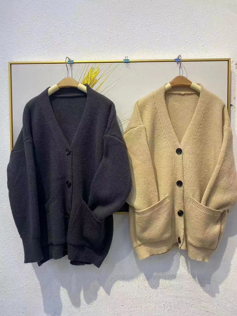 Design irregolare con fodera interna, maglione lavorato a maglia con scollo a V e vestibilità attillata autunno 2024 da donna incrociato_voghion.com