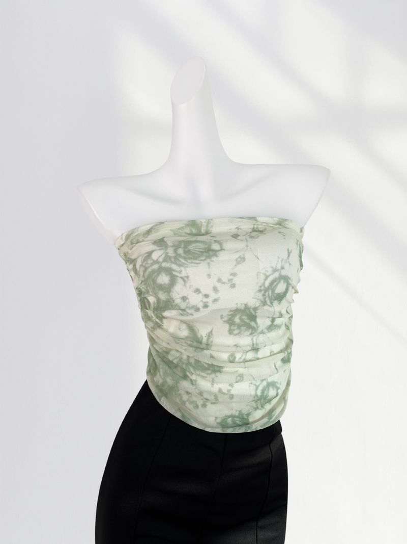 Design mozzafiato, senza spalline, con strisce antiscivolo e doppio strato in rete, perfetto da abbinare a una ragazza sexy che indossa una canotta._voghion.com