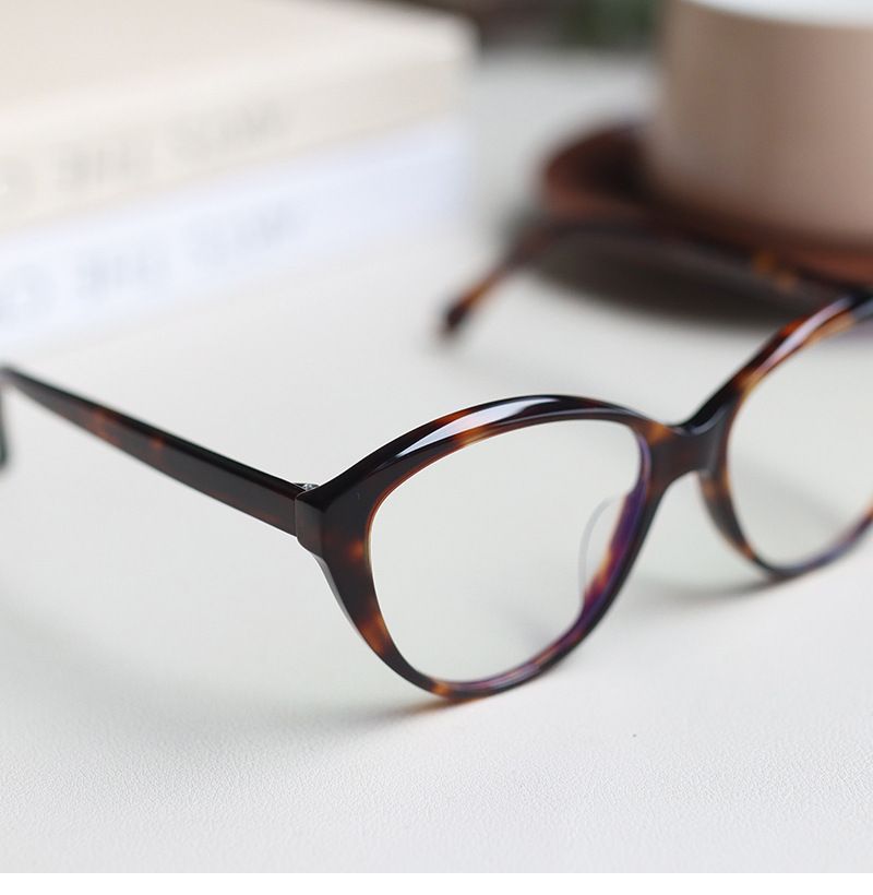 Schwarze Cat Eye-Brille im natürlichen Stil, hochwertige Acetatrahmen, blaue Verdunkelungsbrille, Korrekturbrille, 2025, Neu im Herbst und Winter_voghion.com