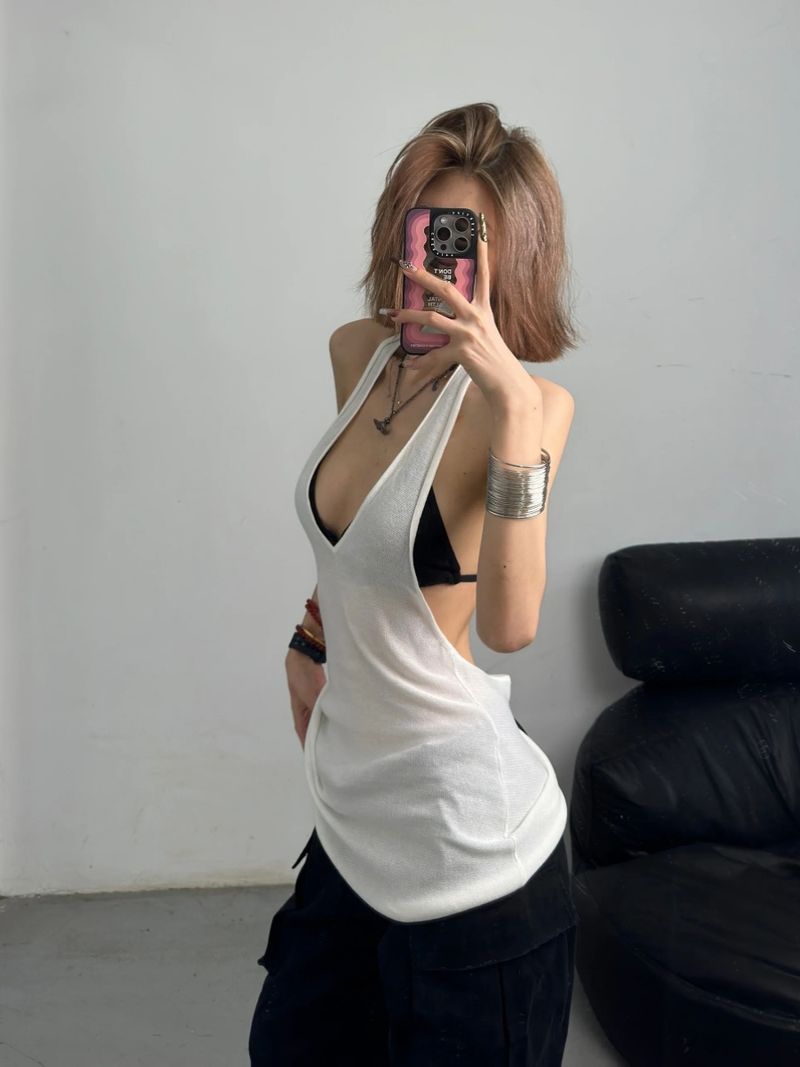 Canotta senza schienale con scollo a V e scollo a V, stile americano, vestibilità ampia, snellente, leggermente trasparente._voghion.com