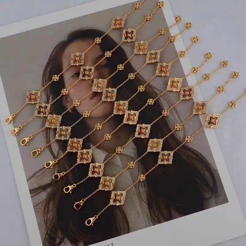 High Version Buchi White Beimu Clover Bracelet Women's Gold Plated Italian Brushwork Palace Style Jewelry_voghion.com