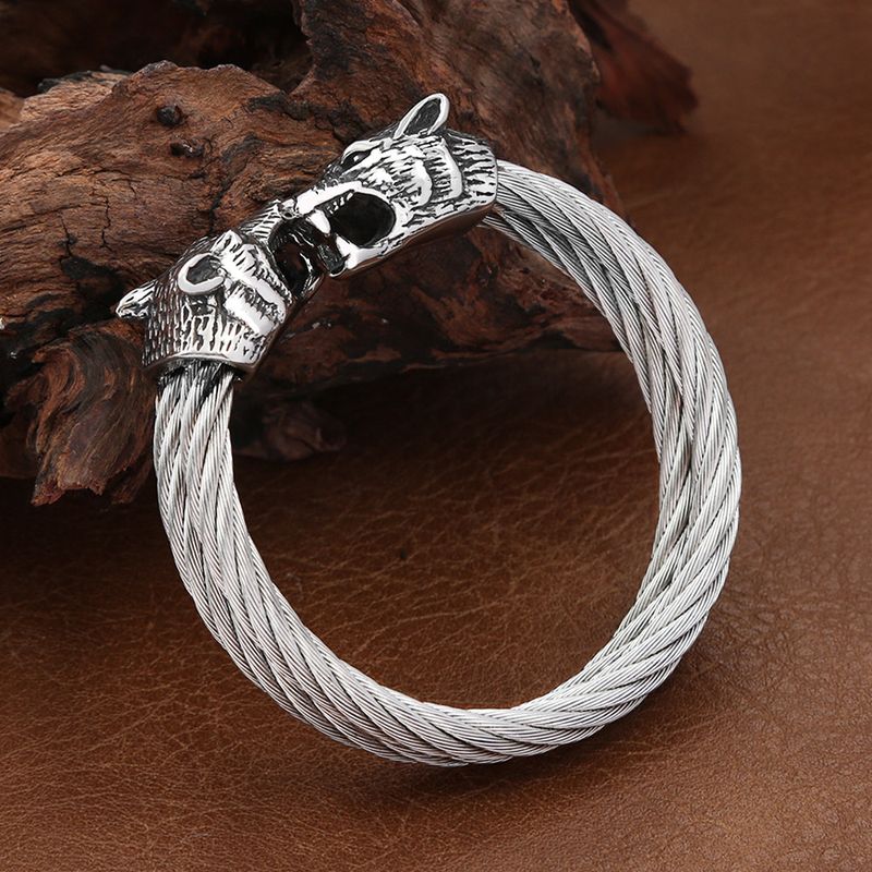 Bracciale da uomo Viking Myth in acciaio al titanio con apertura solida e regolabile in acciaio inossidabile a doppio strato_voghion.com