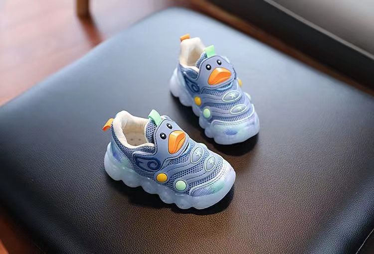 2024 herbst Neue Atmungsaktive Mesh Baby Walking für Jungen und Mädchen Led-leuchten Mode Cartoon Casual Schuhe Trend_voghion.com