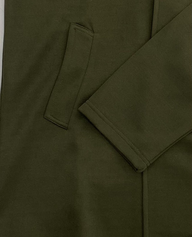 2024. gada rudens/ziemas kompozītmateriāla vīriešu mētelis vidēja garuma divrindu piegriezuma vējjaka ar pogām un atveramu apkakli_voghion.com