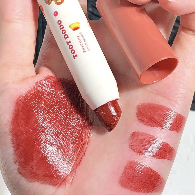 Rossetto TOOT Forest Story Series, finitura opaca, sbiancante a lunga tenuta, lucidalabbra conveniente per studenti_voghion.com