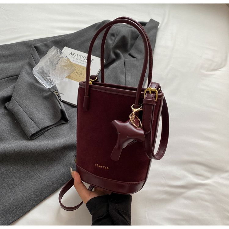 2024 New Trendy Fashion Handbag Single Shoulder Crossbody Women's Large Capacity Bucket Matte Handheld Bag_voghion.com