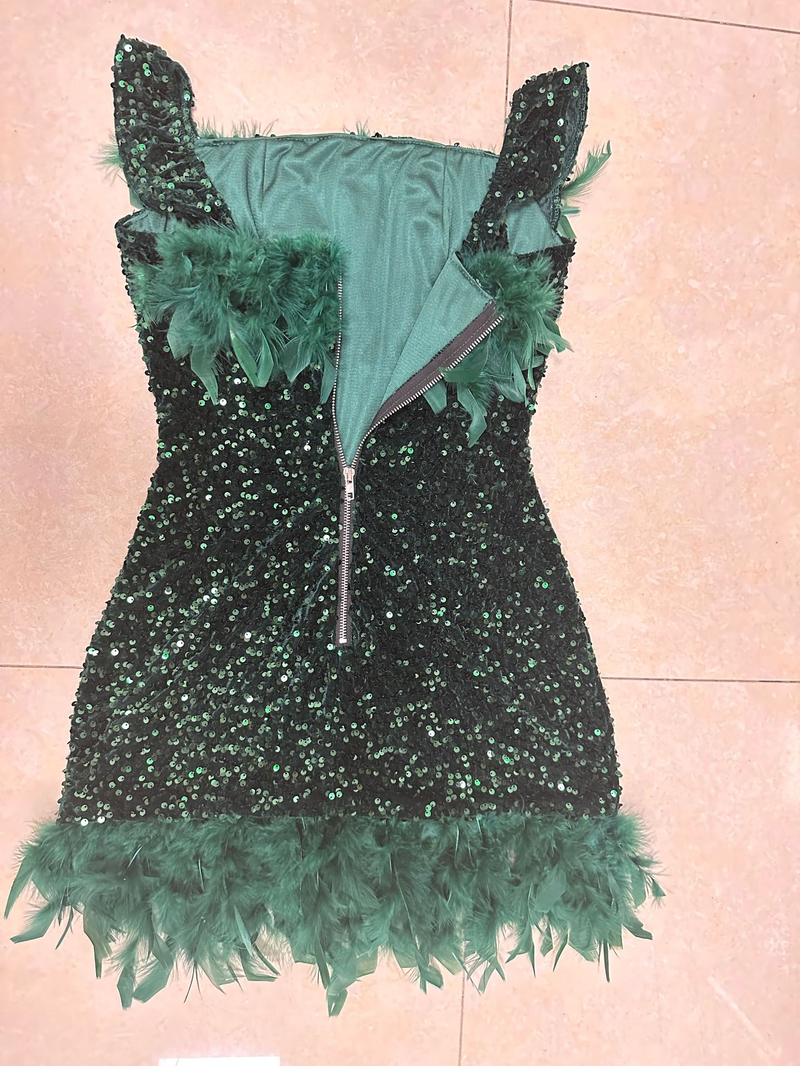 Damenbekleidung Mode Sommer Ins Stil Pailletten rückenfrei Strandrock eine Schulter Feder Hot Girl Hüfte umarmendes Kleid_voghion.com