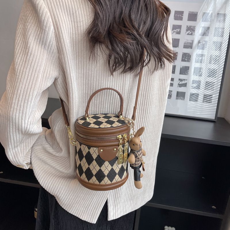 Borsa a secchiello di alta qualità, borsa a tracolla da donna trapuntata, estiva e di nicchia, dal design squisito_voghion.com