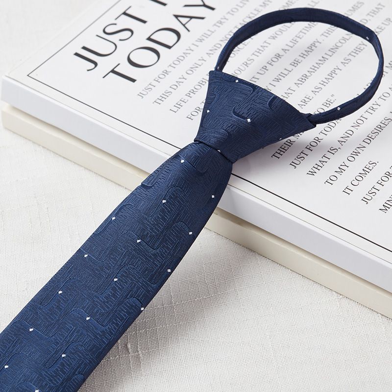 Stili lunghi e corti, comodi, con cerniera, per uomo e donna, formali, casual, versatili, senza cravatta nera._voghion.com