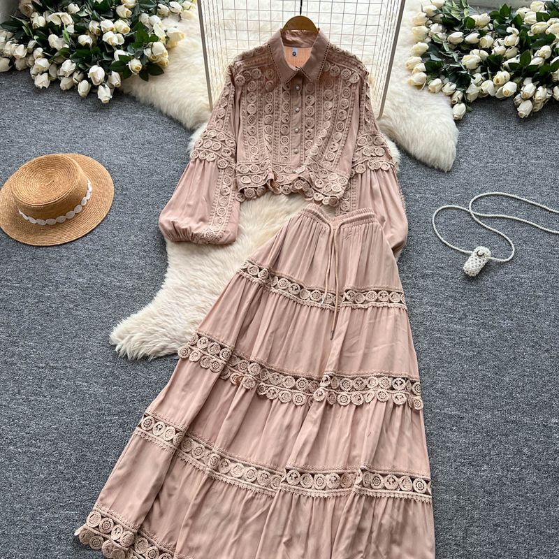 French Retro Heavy Hollow Lace Splicing Lantern Sleeve Short Shirt High Waist Big Swing Skirt Autumn Suit_voghion.com