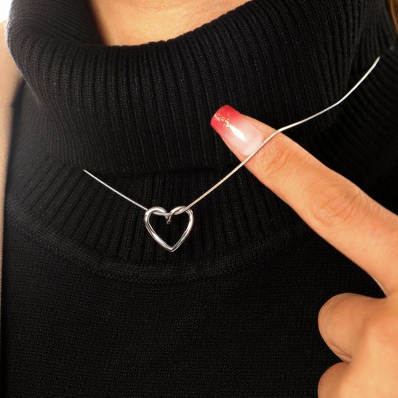 Damenschmuck Hohle Liebeskette Für Mädchen Einfaches Design Studentenanhänger Vielseitige Schlüsselbeinkette Aus Edelstahl_voghion.com