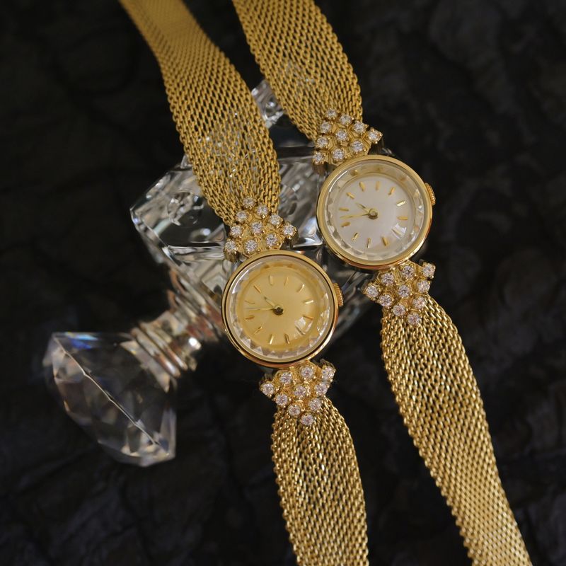 Orologio da donna al quarzo con quadrante piccolo, di seconda mano, in oro, con diamanti intarsiati e strass, stile caleidoscopio antico_voghion.com