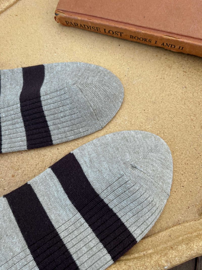 Crew Socks Men's Striped Cashmere Socks For Autumn And Winter, Versatile And Casual, Soft And Sticky Socks, Fashionable Coffee Colored Pile Socks_voghion.com