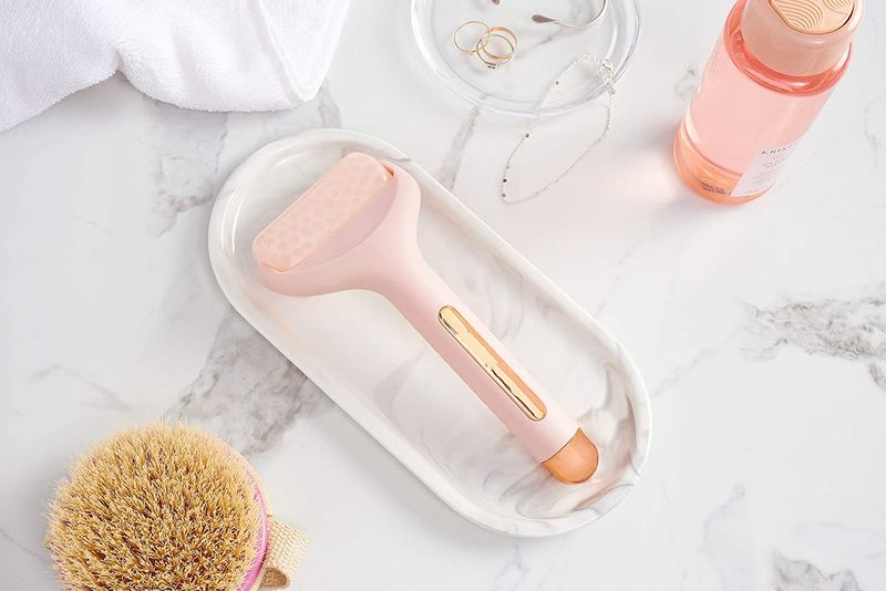Pink Ice Roller,Face Roller Massager for Puffiness Relief Pain and Minor Injury,Beauty Products to Tighten Pores Whiten Skin_voghion.com